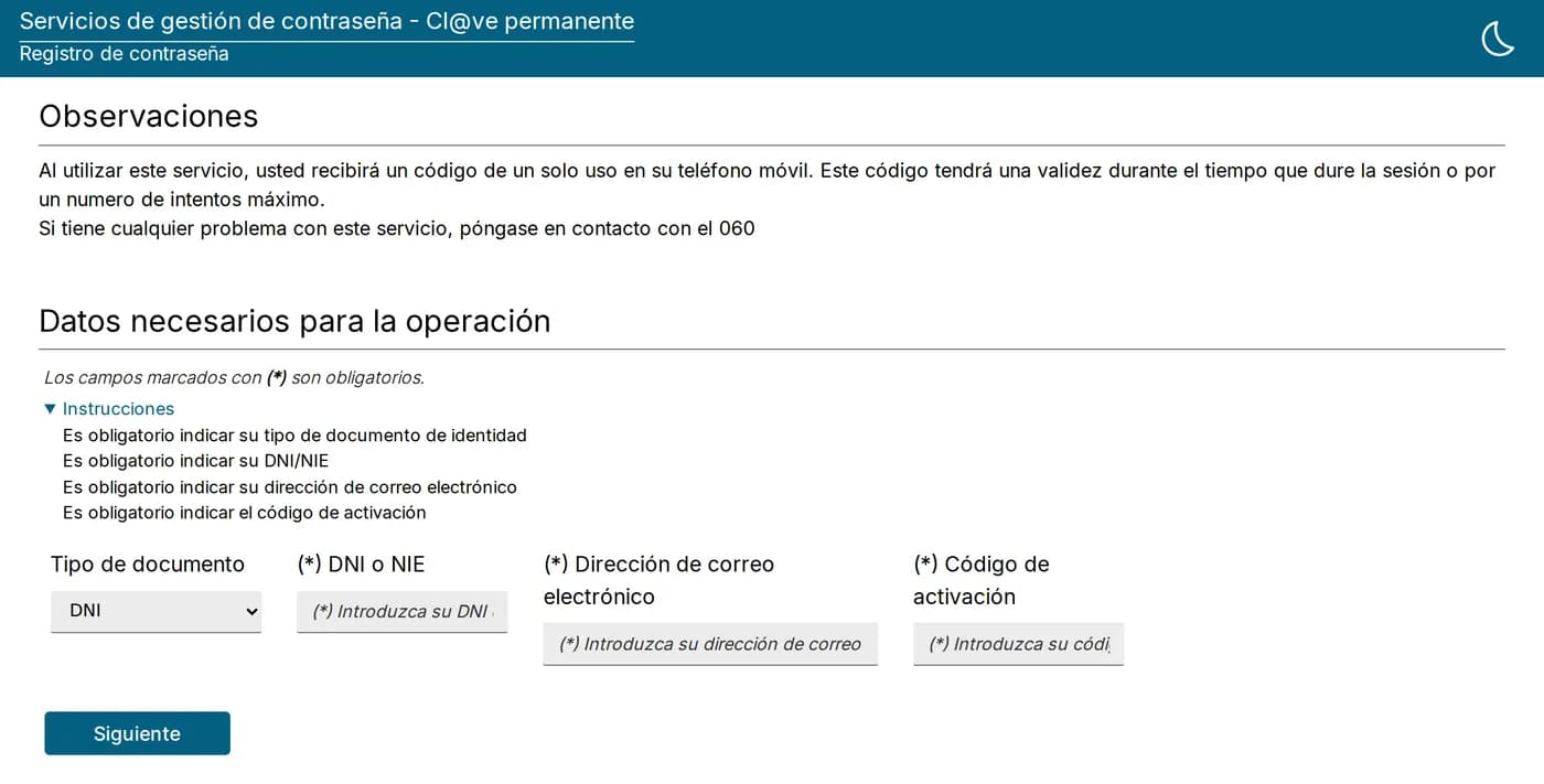 Pantalla oficial de Registro de contraseña de Cl@ve permanente con cuatro campos: tipo de documento, DNI o NIE, dirección de correo electrónico y código de activación
